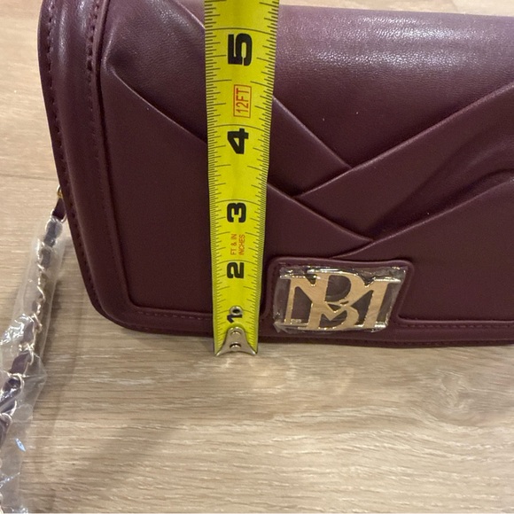 Badgley Mischka Small Pleated Crossbody Bag Vegan Leather Burgundy Plumb NWT - Picture 11 of 12